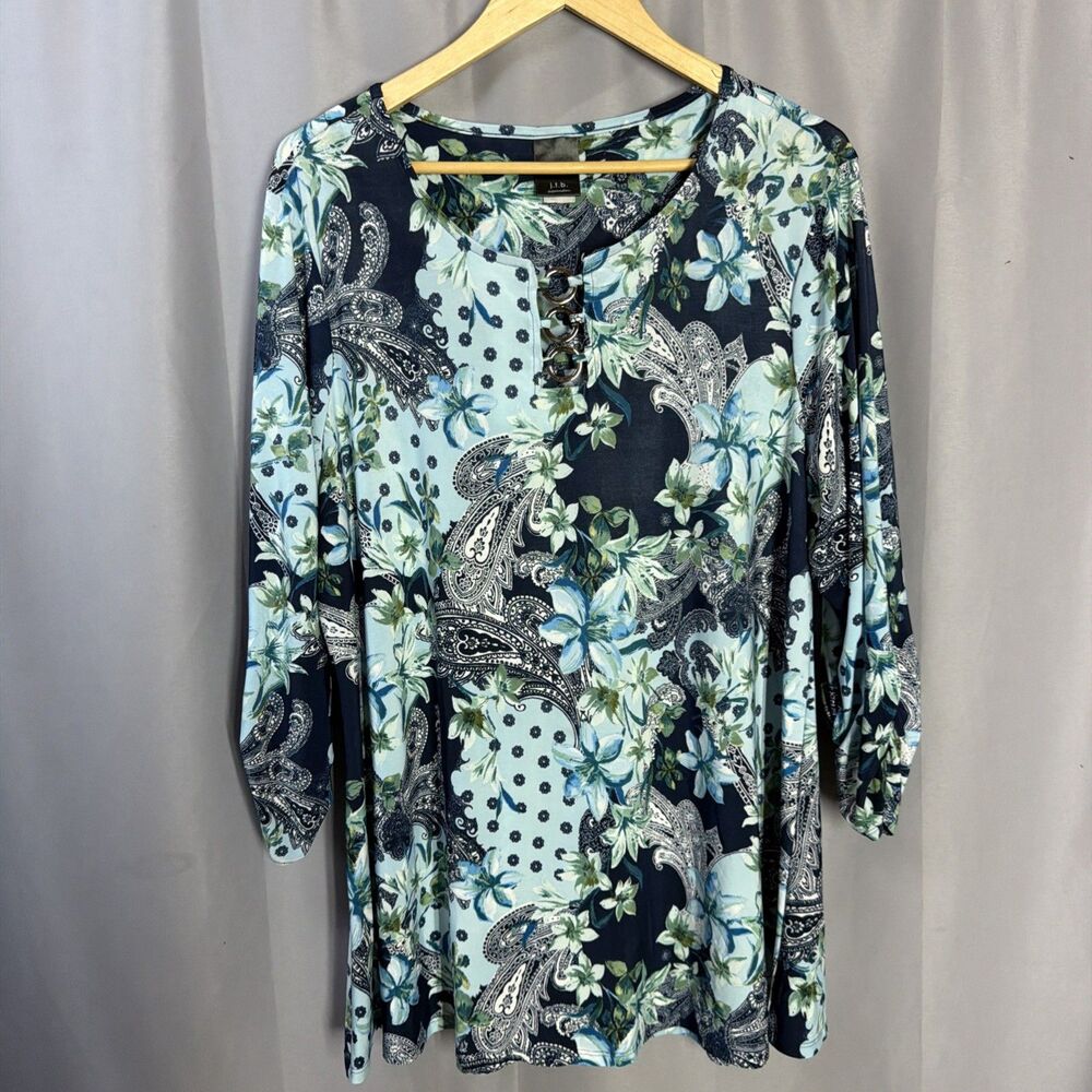 JTB Sz 2X Beautiful Blue Floral 3/4 Sleeve Blouse
